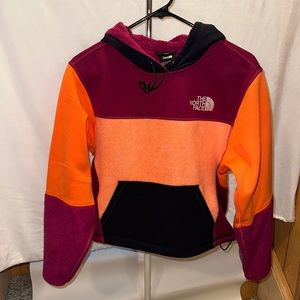 Multi Color NorthFace pull over